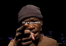 Kadr z kompozycji „Strange News” Rolfa Wallina prezentowanej na tegorocznej Warszawskiej Jesieni.