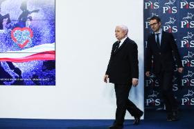 Od dawna nazywają go uchem prezesa w Brukseli. Z Kaczyńskim poza kampanią widuje się przynajmniej raz na dwa tygodnie.