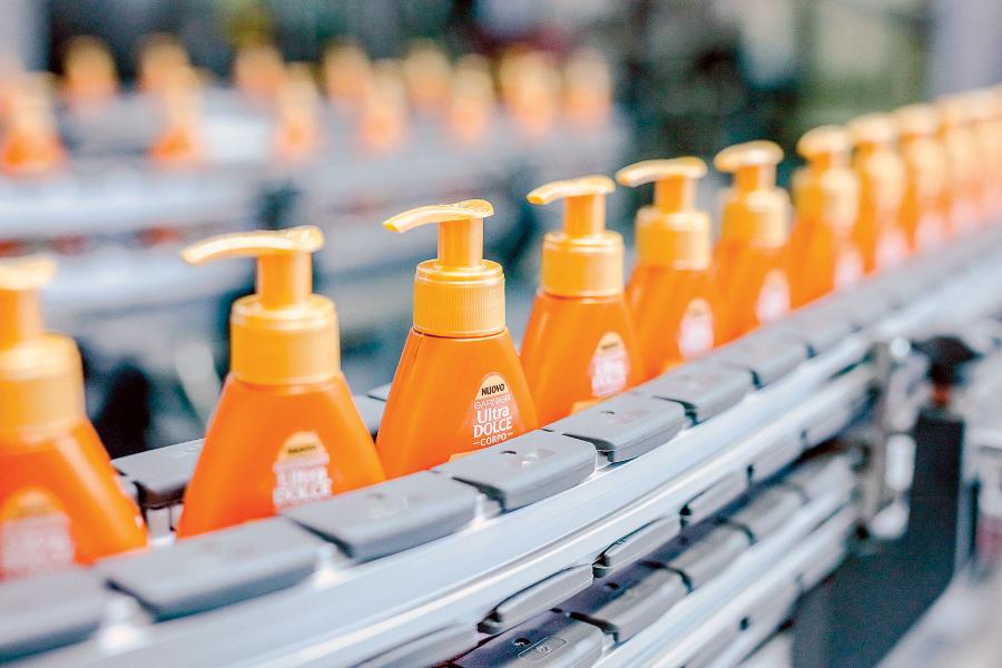 W styczniu 2017 r. L’Oréal dołączył do globalnej inicjatywy New Plastics Economy, a w 2018 r., jako jedna z 11 firm, podpisał porozumienie w Davos.