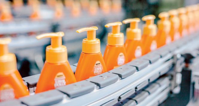 W styczniu 2017 r. L’Oréal dołączył do globalnej inicjatywy New Plastics Economy, a w 2018 r., jako jedna z 11 firm, podpisał porozumienie w Davos.