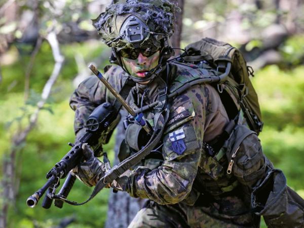 Finlandia inwestuje w armię i współpracę z sojusznikami.