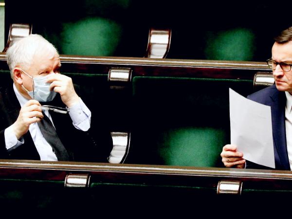 Jak Kaczyński ustawi rząd Morawieckiego?