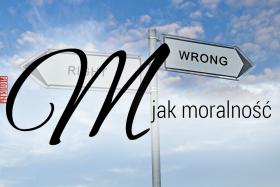 M jak moralność, moralności sekularyzowaniePytania o definicję odpowiedzialności moralnej zadawane są Dennettowi szczególnie często w kontekście jego ostentacyjnego ateizmu. Moralność w jego filozofii nie wymaga żadnych metafizycznych wkładek, żadnych boskich inspiracji, a jest naturalną konsekwencją ewolucji, poprawiającą zdolność przetrwania złożonych systemów (współpraca popłaca). Etyka bez religii jest możliwa. Dennett mówił POLITYCE: „Mamy przecież ponad dwa tysiące lat tradycji etyki świeckiej, od czasów Arystotelesa i Platona. Mit, że nie ma dobra bez Boga, jest, jak sądzę, jednym z najbardziej ordynarnych i niebezpiecznych mitów, z którymi mamy dziś do czynienia”.