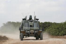 Bezzałogowy pojazd armii izraelskiej, Guardium. Stosowany do kontroli granicy ze strefą Gazy. Ma zdalnie sterowane karabiny i system naprowadzania celów.