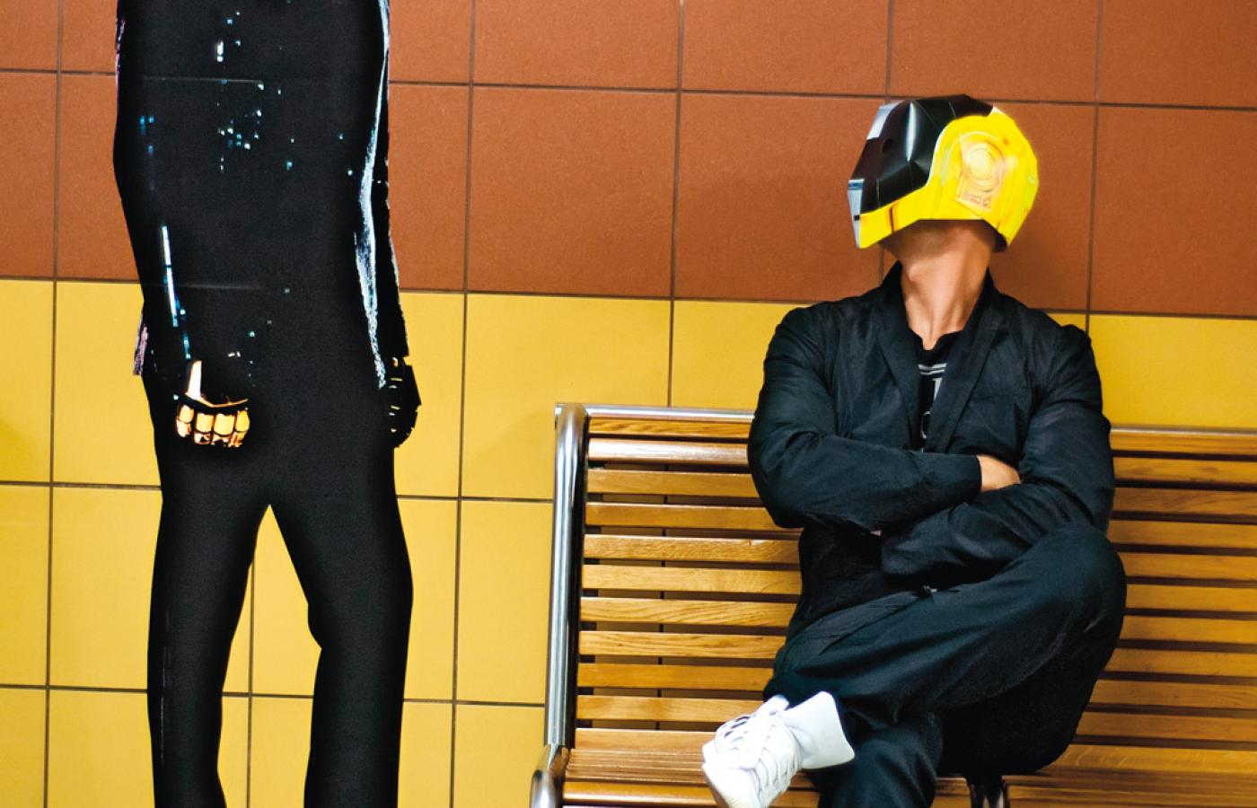 Tajemnicze postaci na stacji warszawskiego metra - tak promuje się najnowszy album Daft Punk.