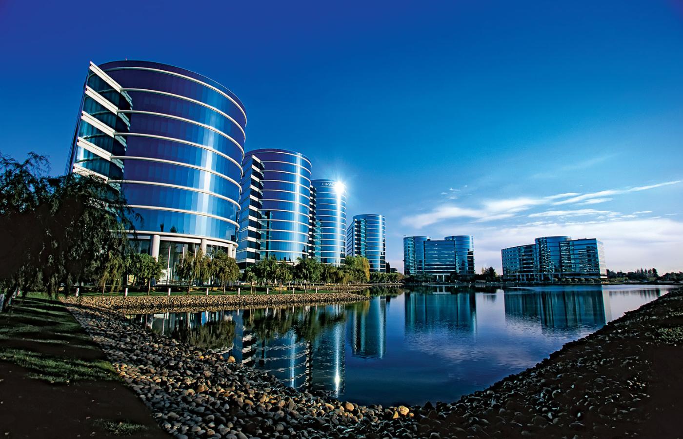 Dolina Krzemowa przyciąga największe koncerny technologiczne. Siedziba firmy Oracle.