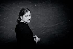 Łukasz Surowiec, nominowany w kategorii Sztuki wizualne. Artysta multimedialny, rzeźbiarz, autor performance’ów i filmów, twórca akcji w przestrzeni publicznej. Uczestnik ponad 50 wystaw zbiorowych oraz kilkunastu indywidualnych. Czytaj więcej »