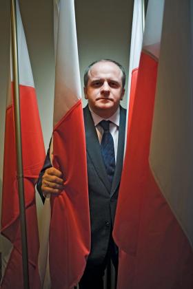 Paweł Kowal – dr politologii, historyk, adiunkt w ISP PAN. Poseł na Sejm V i VI kadencji, poseł do Parlamentu Europejskiego VII kadencji.