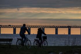 6. Malmö, Szwecja. Trzecie pod względem wielkości miasto w Szwecji inspiruje się Kopenhagą. W 2013 r. otwarto tu specjalny parking dla rowerów przy dworcu kolejowym i od tego czasu cały czas rozwija się pod kątem rowerzystów.