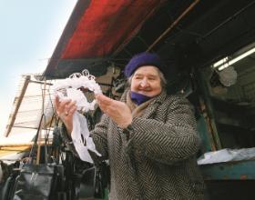 Jadwiga Wierzbicka jest weteranką wojenną – służyła w artylerii, potem zaczęła handlować na Różyckim