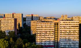 Większość budynków wielo- i jednorodzinnych w Polsce ocieplona nie jest i tej zimy już nie będzie.