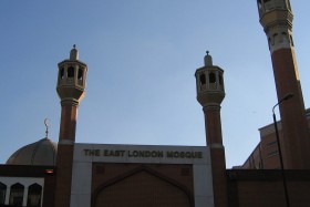 Jednym z dylematów współczesnej Europy jest próba odpowiedzi na pytanie, jak zintegrować islam z demokracją.