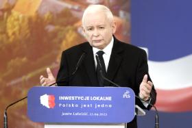 Kaczyński snuje opowieść o Polsce jako o miejscu wyjątkowym na tle reszty świata, zwłaszcza Zachodu.