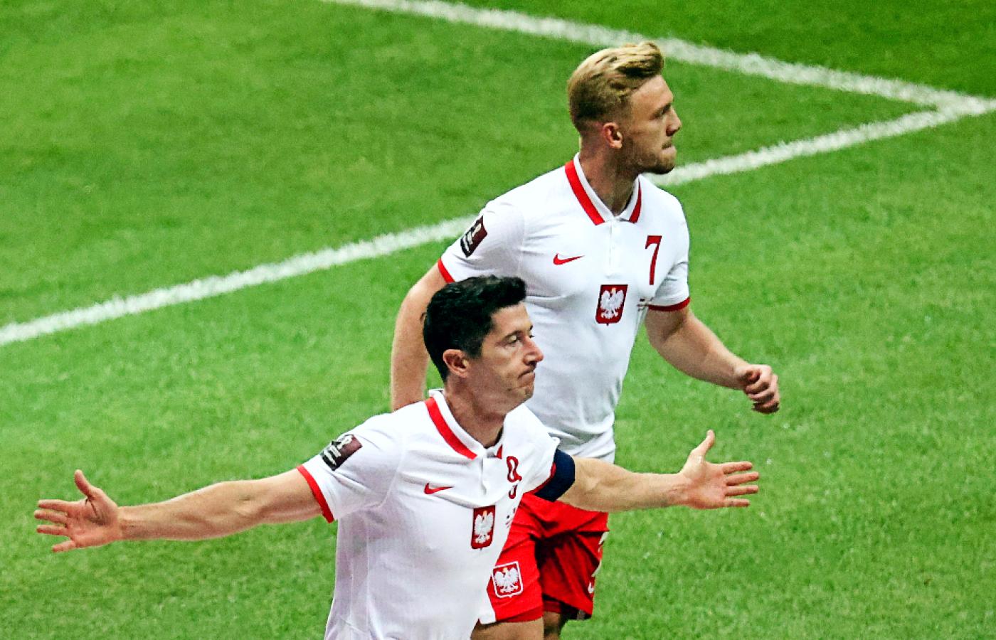 Kapitan Robert Lewandowski pomógł reprezentacji wygrać mecz eliminacji do mistrzostw świata z Albanią.
