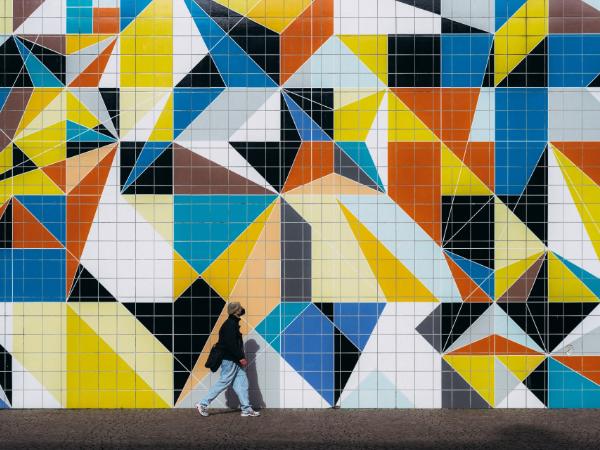 Sztuka w przestrzeni publicznej w Düsseldorfie artystki Sarah Morris.