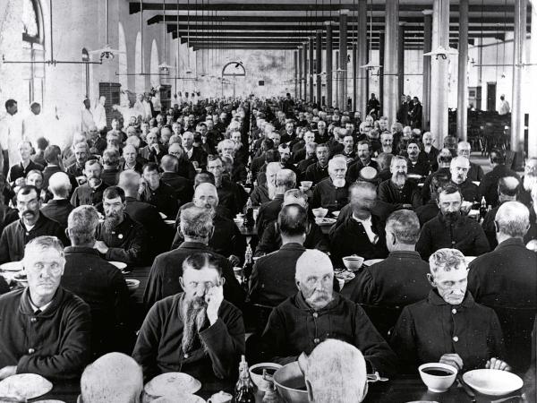 Weterani w jadalni Narodowego Domu Żołnierzy, ośrodka opieki nad niepełnosprawnymi amerykańskimi żołnierzami, 1898 r.