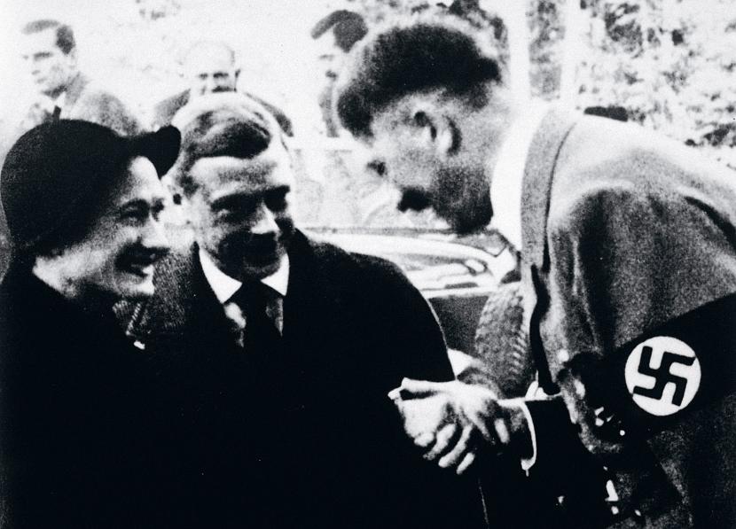 Windsor nie wybacza... Wallis Simpson i były król Edward VIII z wizytą u Adolfa Hitlera (1937).