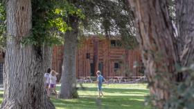 Fuller Lodge w Los Alamos. Miejsce zebrań i jadłodajnia naukowych uczestników projektu Manhattan. Chyba jedyny w pełni zachowany budynek z nim związany.