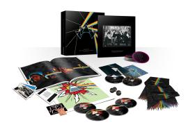 Pink Floyd - w nowej wersji „Dark side of the Moon” dostajemy prócz płyt archiwalny koncert i ...szalik.