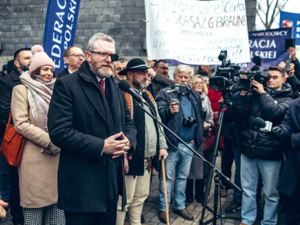  Dlaczego prawica przejmuje Polskę? Czy koalicja PiS - Konfederacja jest możliwa?