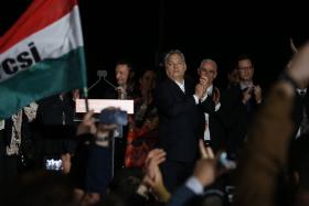 Viktor Orbán zostaje przy władzy na trzecią kadencję.