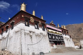 Klasztor Drepung - największa świątynia z 'wielkiej trójki'.