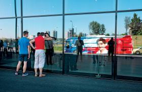 Przed katowickim Spodkiem, w którym odbyła się Konwencja.