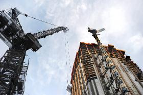 Skutki zmian klimatycznych wymuszają budowę nowego centrum Kuala Lumpur i nowej stolicy Indonezji.
