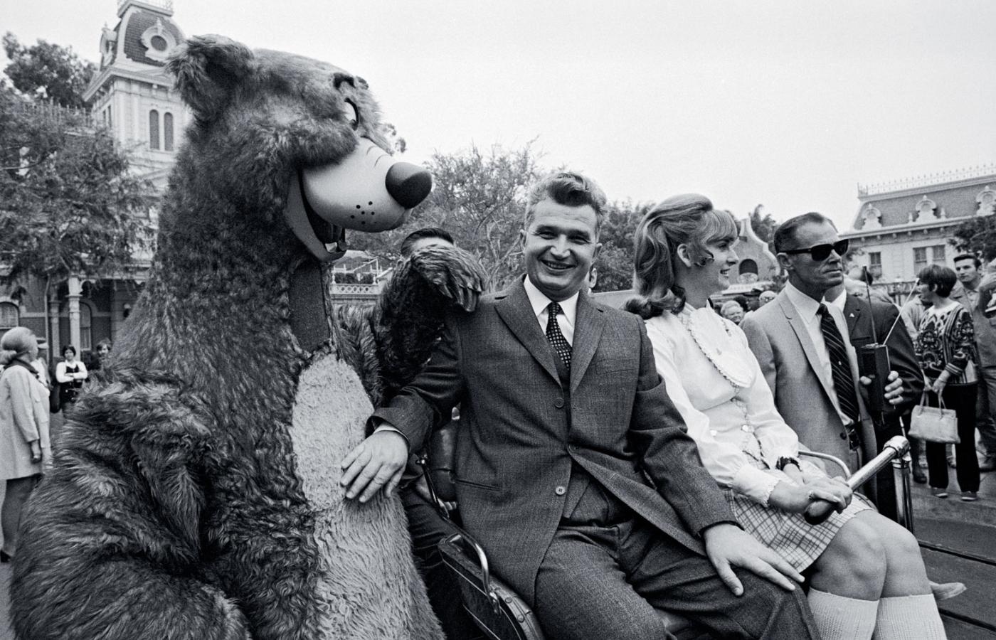 Prezydent Rumunii Nicolae Ceauşescu z wizytą w Disneylandzie, USA, październik 1970 r.