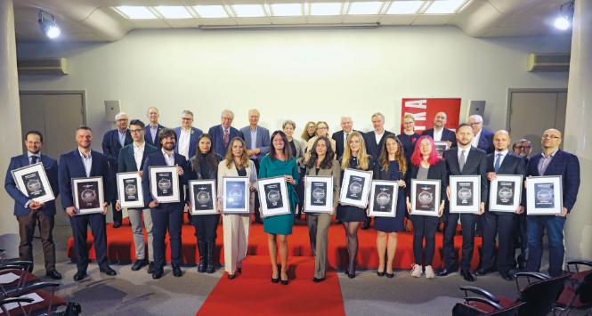 Mamy nadzieję, że nie zabraknie im odwagi, bez której w dzisiejszych warunkach nie osiągnęliby tak wiele. Że nie będą musieli zbyt długo być i nie być jednocześnie polskim dobrem narodowym.