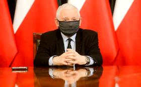 Jarosław Kaczyński, który utrzymuje wizerunek niezwykle skromnego polityka, doskonale wie, że bez dużych pieniędzy nie ma skutecznej polityki.