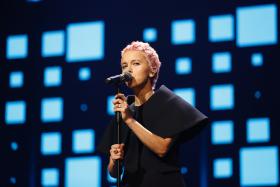 Monika Brodka razem z zespołem Radek Łukasiewicz All Stars, który skomponował muzykę do gali.