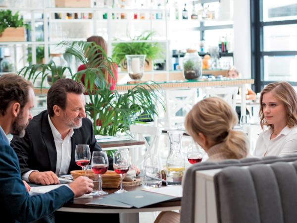 „Odwróceni. Ojcowie i córki”, reż. Michał Gazda, Jan Holoubek