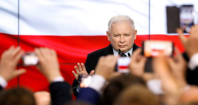 Kaczyński nie zdobył całego społeczeństwa. Dostał mandat do rządzenia, ale wciąż nie do podboju.