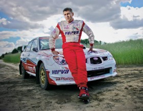 Krzysztof Hołowczyc. Mistrz kierownicy po mistrzowsku zarządza własną marką.