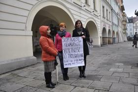 Gabrysia nie wie, jak długo jeszcze będzie o godz. 17 pojawiać się na rynku.