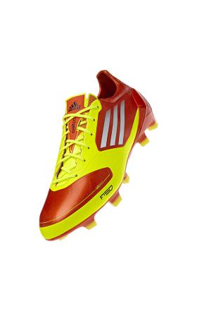 Buty sportowe Adidas adizero f50 miCoach. Wyposażone w chip, który zapisuje m.in. czas treningu, pokonaną odległość, prędkość, a potem przekazuje te dane do komputera. Można porównywać, optymalizować i układać statystyki usportowienia. Cena: 1248 zł.