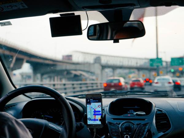 Jak wytrzymać latem za kierownicą?