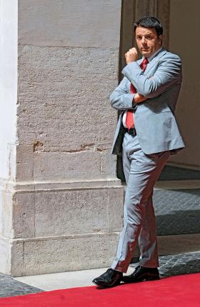 To, co kiedyś się Włochom w Renzim podobało – dziś drażni.