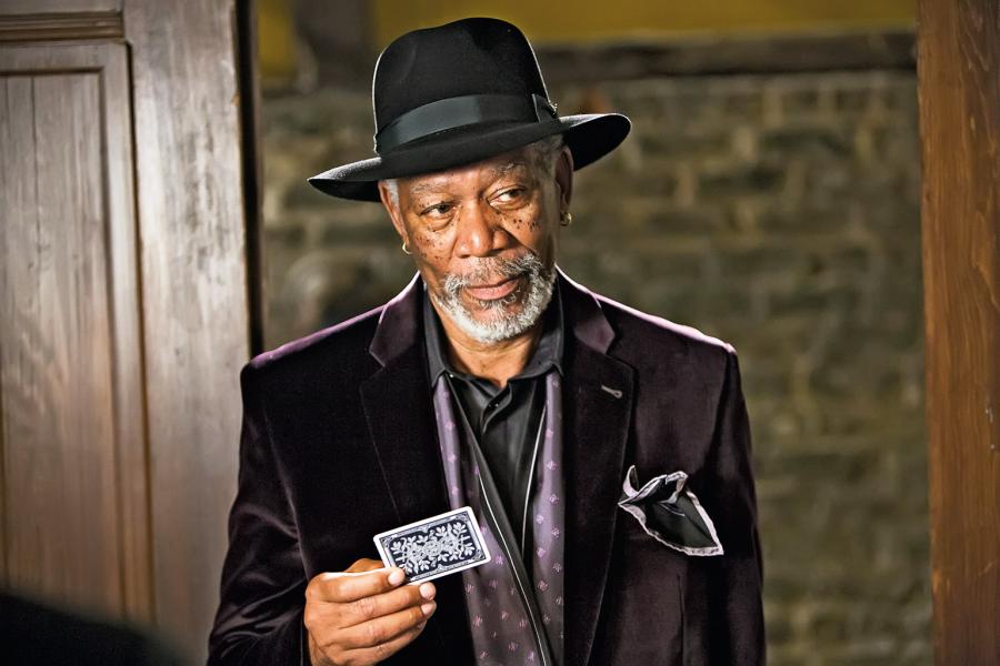 Morgan Freeman w roli demistyfikatora iluzjonistów.