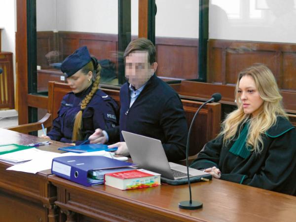 Sebastian M. podczas procesu w Sądzie Rejonowym w Piotrkowie Trybunalskim, 10 lutego 2026 r.