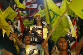 Wiec poparcia Hezbollahu i Nasrallaha na przedmieściach Bejrutu w sierpniu 2010 r.