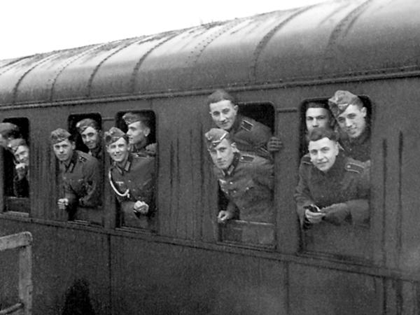 Żołnierze Wojskowej Szkoły Podoficerskiej w Poczdamie