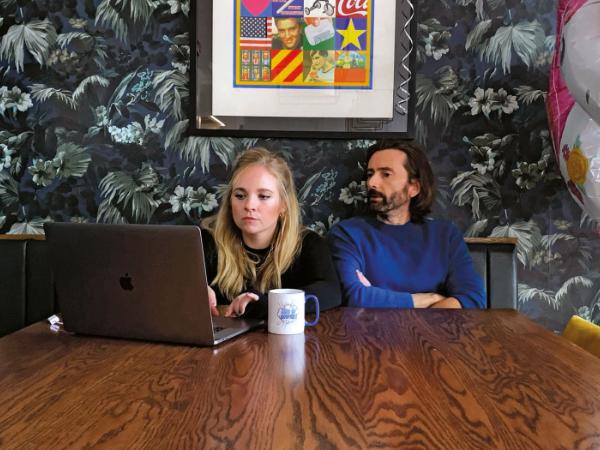 „Wystawieni”, reż. Simon Evans