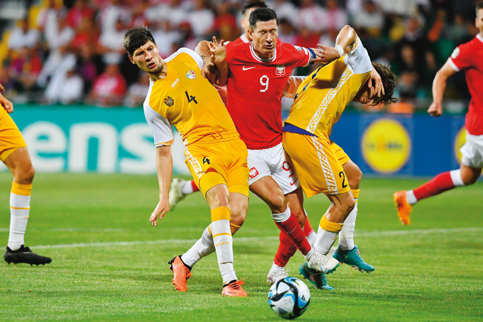 La selección de fútbol de Polonia todavía no puede lidiar con los problemas en el campo.  ¿Será la derrota ante Moldavia un punto de inflexión?  Dudoso
