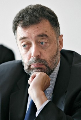 Gdyby o wyborze prezesa decydowały życiorysy, to zapewne zostałby nim 62-letni Kazimierz Wóycicki.