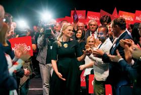 Barbara Nowacka (rocznik 1975) na konwencji Zjednoczonej Lewicy w Łodzi.