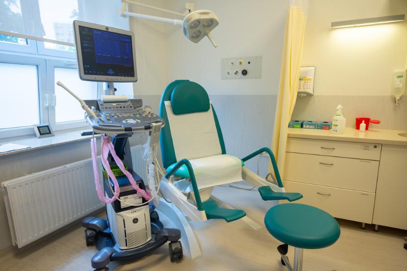 Szpitale mają nowe gabinety ginekologiczne dla niepełnosprawnych kobiet