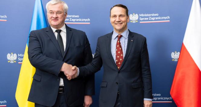 Ministrowie spraw zagranicznych Polski: Radosław Sikorski i Ukrainy: Andrij Sybiha