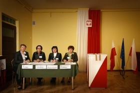 Wybory do Parlamentu Europejskiego 2009. OKW nr 5 w Rozcach. ( od lewej) Małgorzata Kolibabska - przewodnicząca komisji, Edyta Kwiatkowska, Iwona Perzyna, Elżbieta Kander.